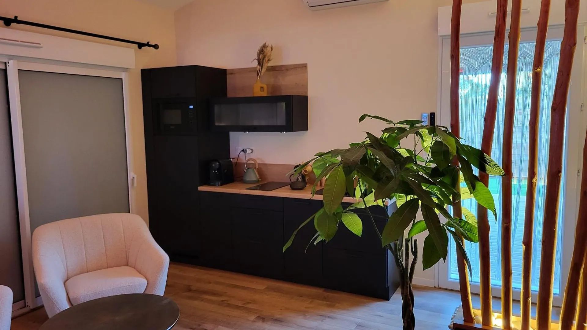 Guest house Suite L'Olive Sacree Spa Et Sauna Cabannes